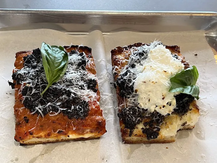 Nate's Detroit Pizza Picture 9