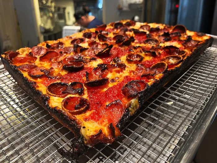 Nate's Detroit Pizza Picture 2