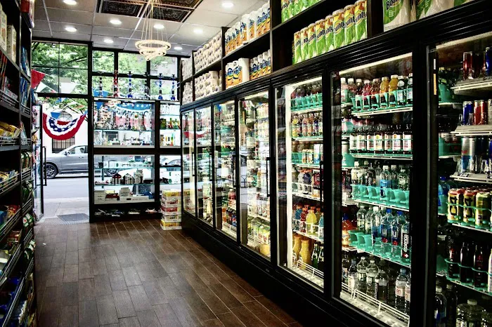 C deli & juice bar Picture 9