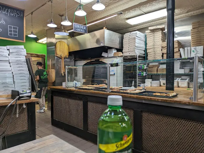 Piz-zetta Pizzeria Picture 2