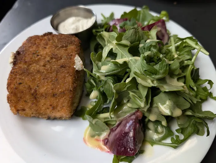 Henry's End Picture 6