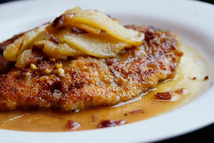 Henry's End Picture 8