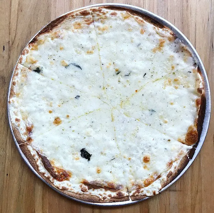 Brado NYC Thin Crust Pizza Picture 5