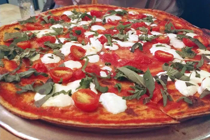 Brado NYC Thin Crust Pizza Picture 2