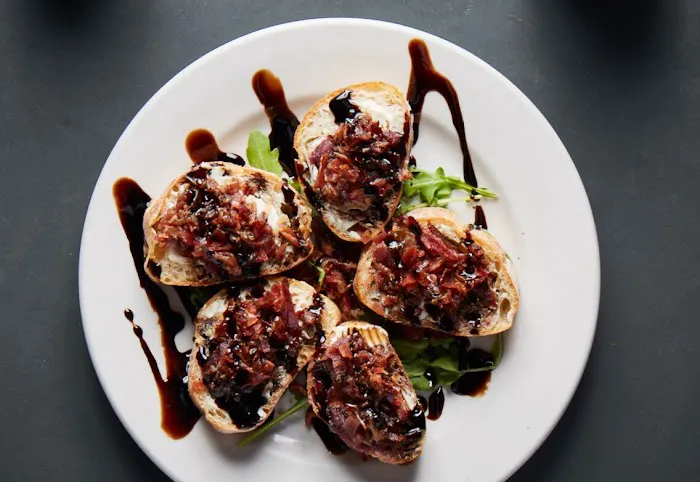 Brado NYC Thin Crust Pizza Picture 6