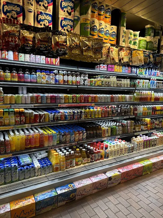 Olive and Garlic Gourmet Deli Market Picture 10