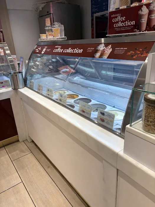 Häagen-Dazs Ice Cream Shop Picture 8