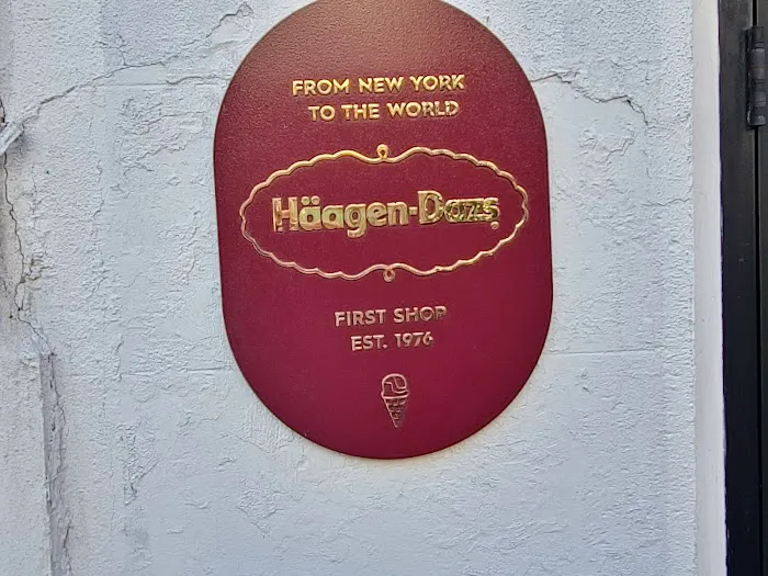 Häagen-Dazs Ice Cream Shop Picture 3
