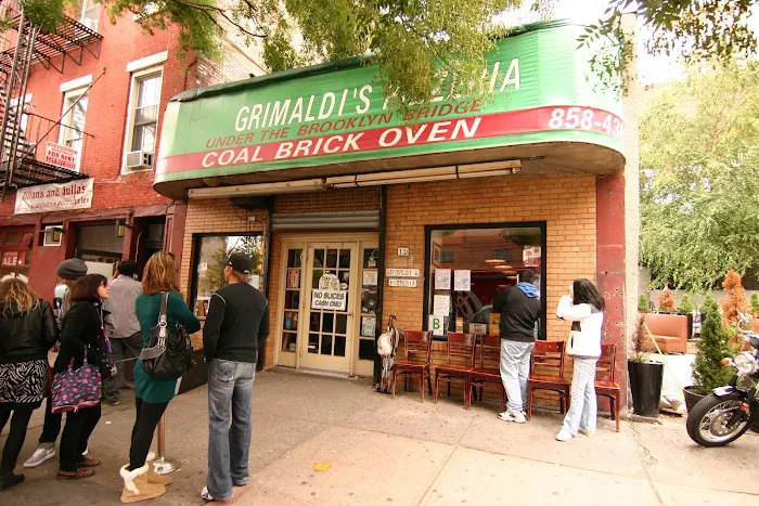 Grimaldi's Pizzeria Picture 3