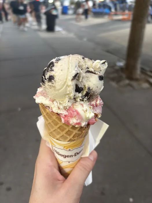 Häagen-Dazs & Cinnabon Picture 2