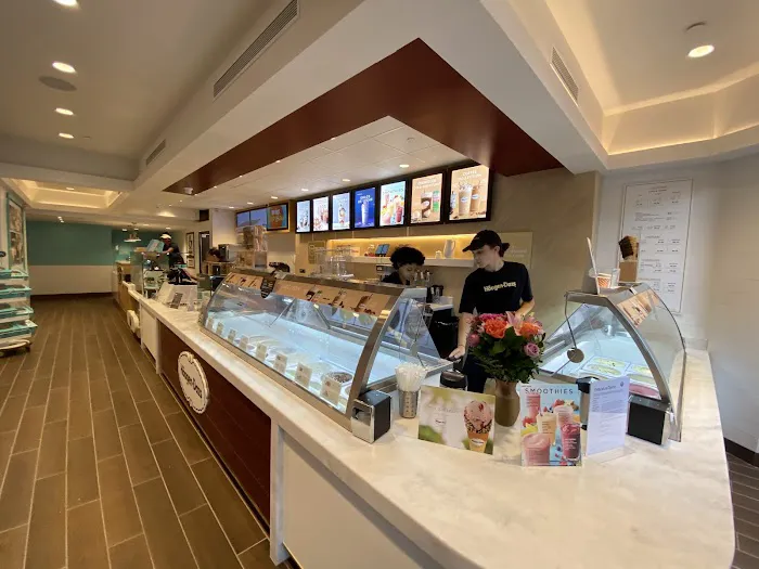 Häagen-Dazs & Cinnabon Picture 10