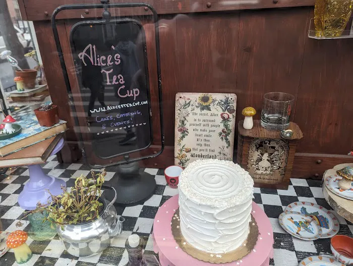 Alice's Tea Cup To Go Picture 8