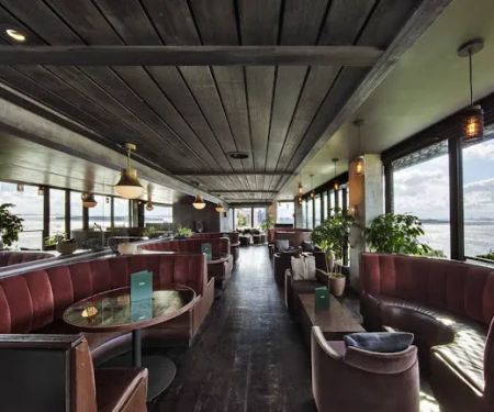 Harriet's Lounge