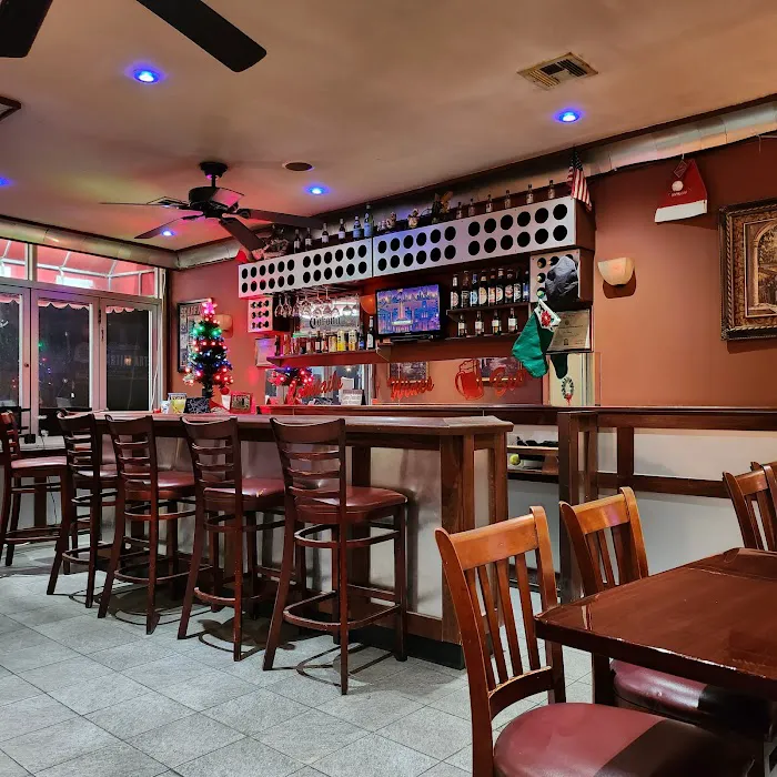Mike's Pizzeria Picture 3