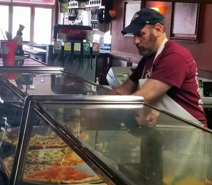 Mike's Pizzeria Picture 10