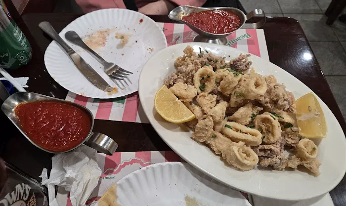Mike's Pizzeria Picture 7