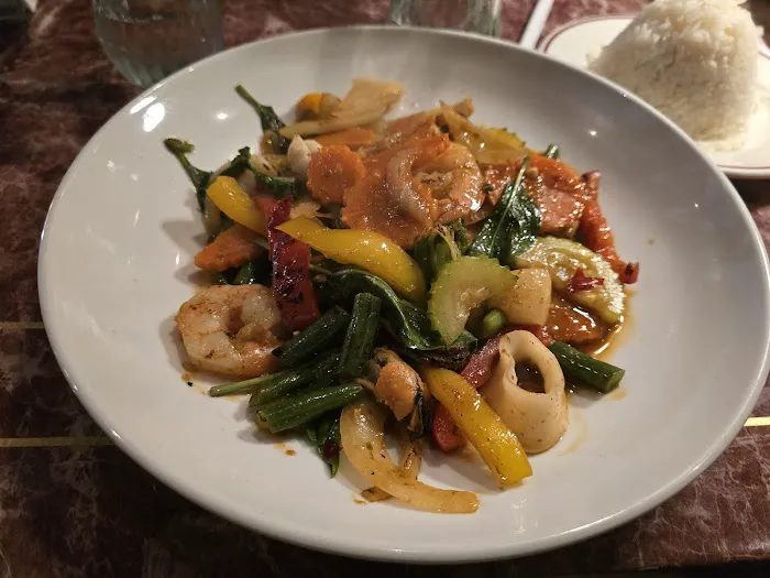 THARN THAI CUISINE Picture 4