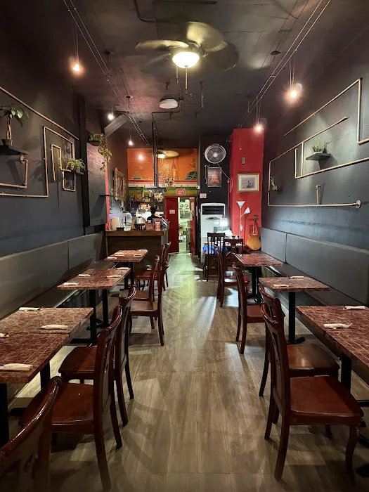 THARN THAI CUISINE Picture 2
