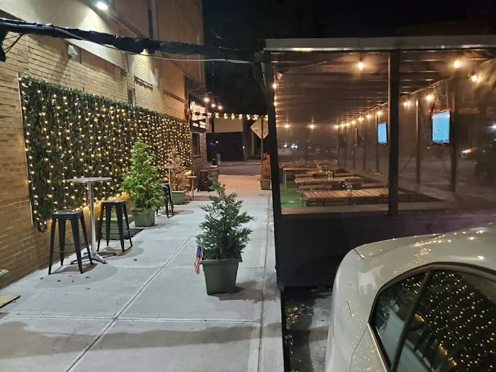 The Avenue Restaurant & Bar Picture 5