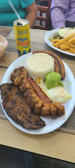 Mi Nueva Bonanza Bakery & Restaurant Picture 1