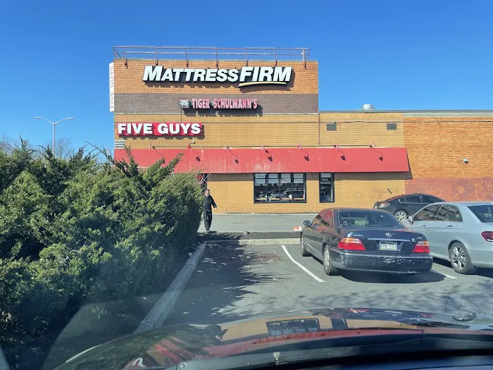 Five Guys Picture 7