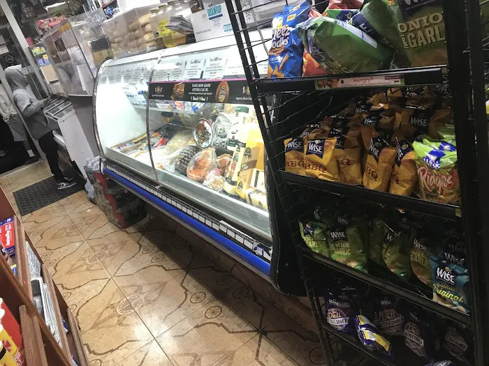 Crown Heights Golden Deli Picture 10