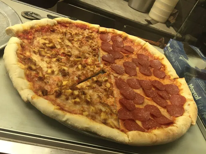 Tony's Pizza Picture 2