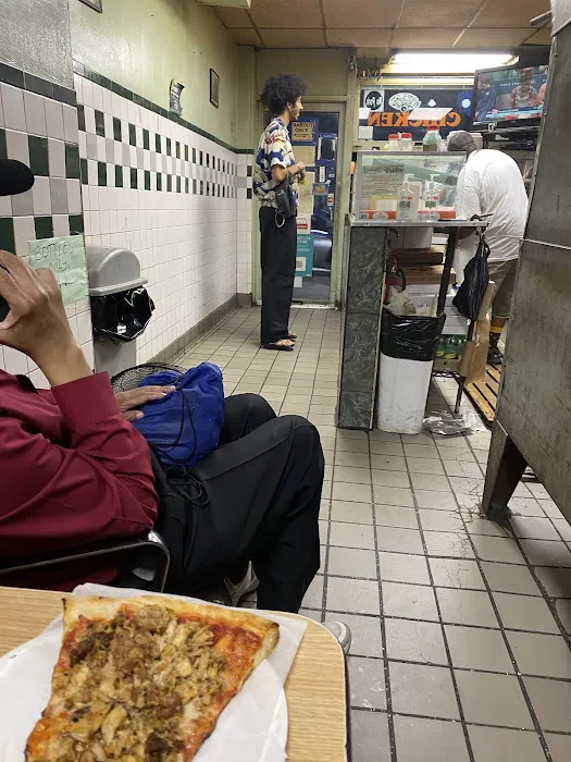 Tony's Pizza Picture 3