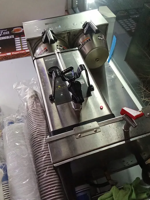 Peoples Deli & Grocery Picture 2