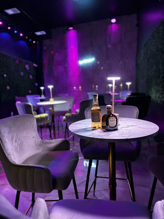 Lux Hideout Picture 4