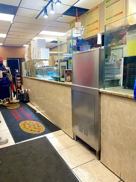 Sal & Paul's Pizzeria Picture 3