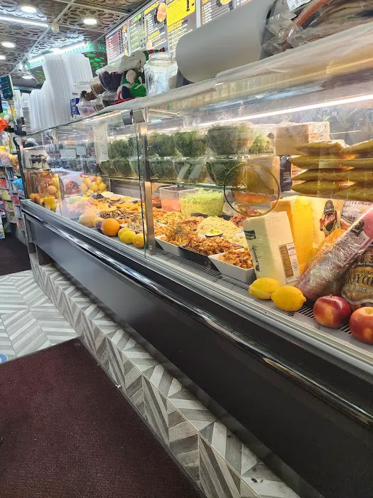 350 Utica Deli Picture 1