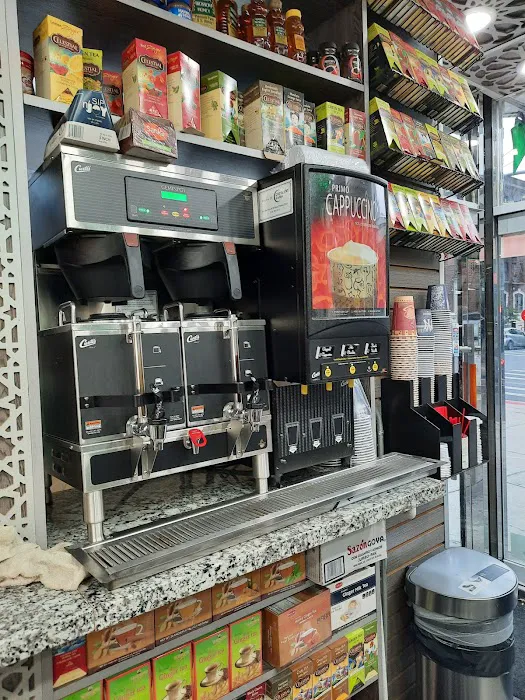 350 Utica Deli Picture 4