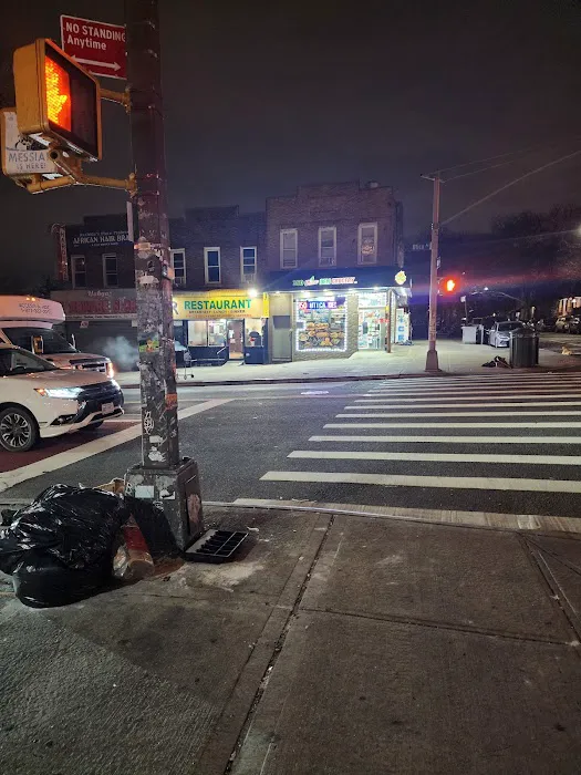 350 Utica Deli Picture 2