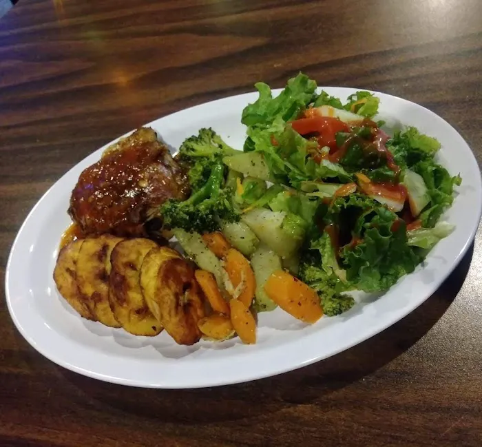 Tropiks Bar & Grill Picture 5