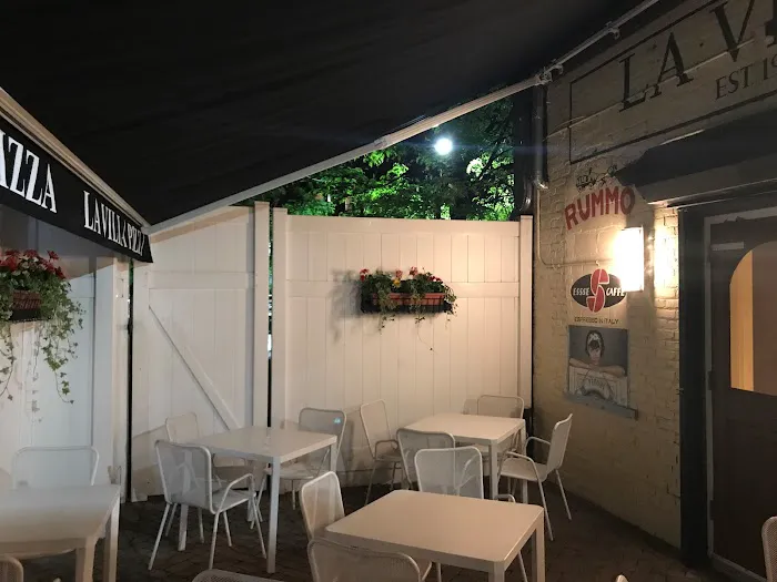 La Villa Pizzeria Picture 8