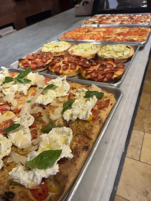 La Villa Pizzeria Picture 5