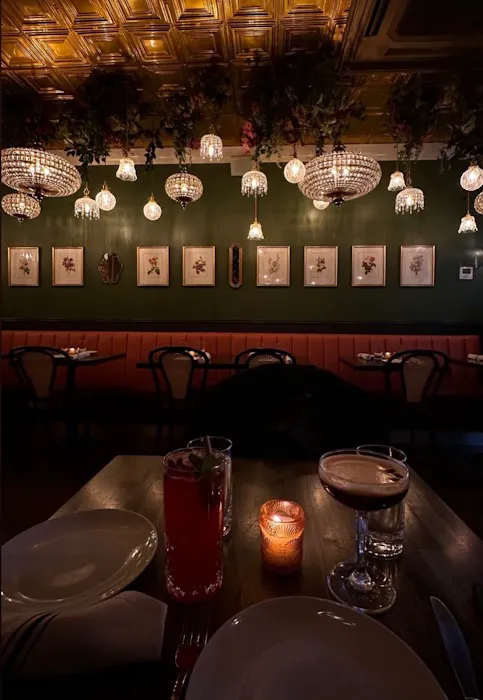 Bar Louise Picture 3