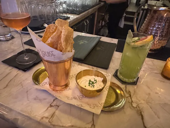 Bar Louise Picture 5