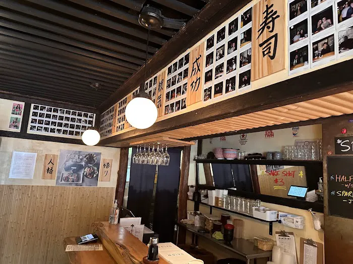 Daigo Sushi Roll Bar Picture 10