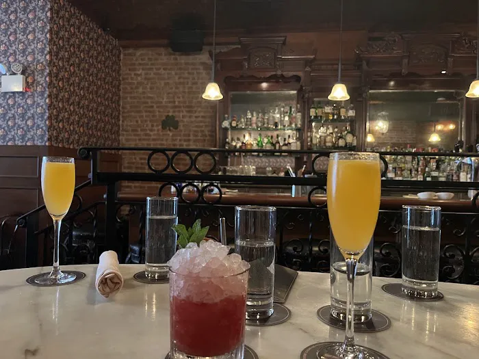 Clover Club Picture 3