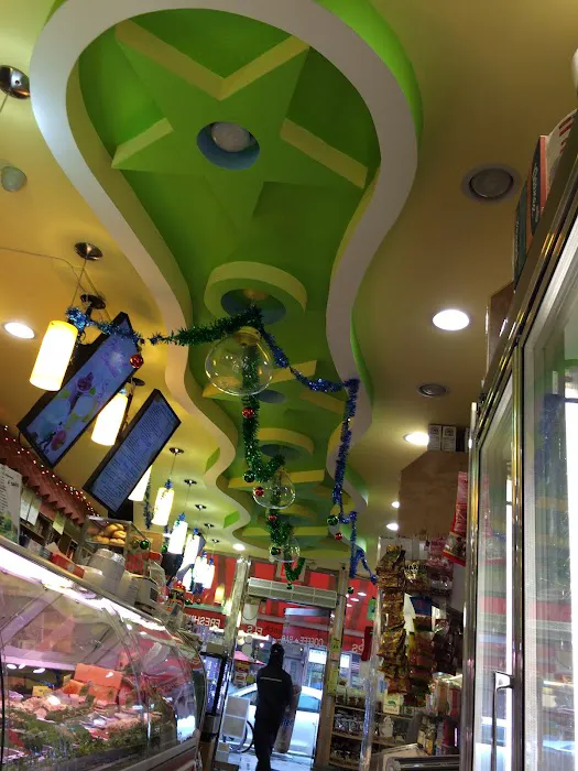 Tropic Deli & Grill Picture 4