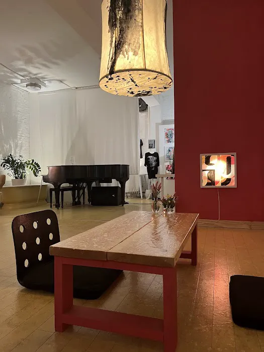 MIRROR tea house Picture 4