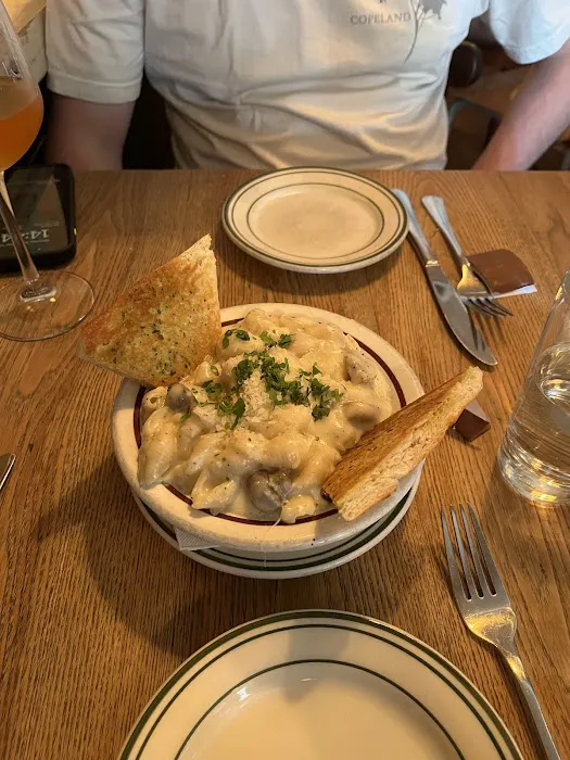 Black Mountain Wine House Picture 2