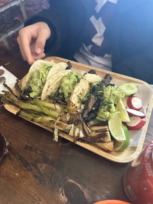 Estrella Azteca Picture 6