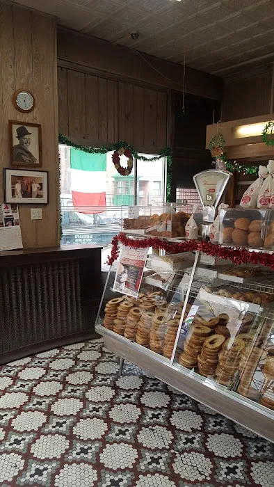 Addeo & Sons Bakery Picture 1