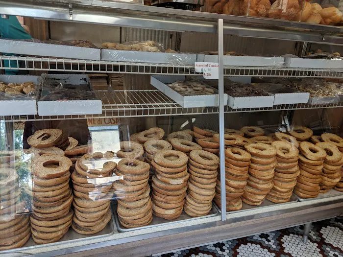 Addeo & Sons Bakery Picture 5
