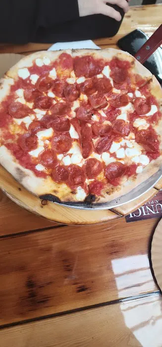 Funici A Pizza Picture 5