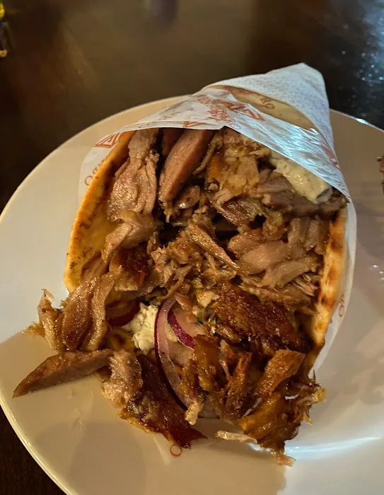 Avenue Gyro Picture 4