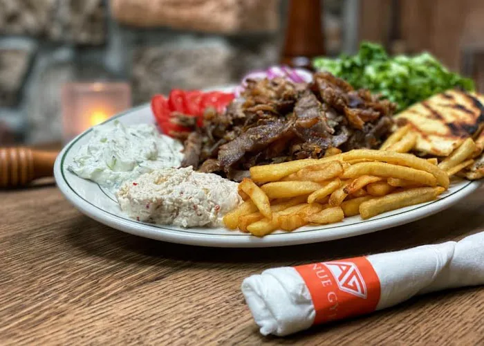 Avenue Gyro Picture 7